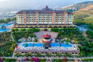 poza telefon Hotel Utopia World