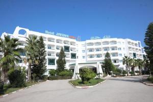 poza telefon Jinene Resort