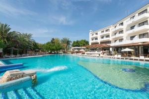 poza telefon Paphos Gardens Apartments