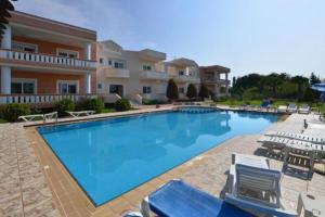 poza telefon Hotel Chrisselen