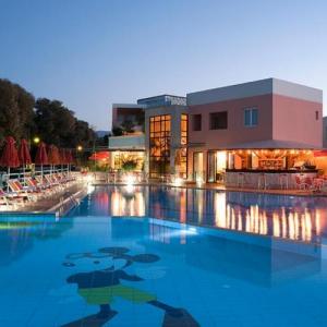 poza Chrispy Beach Resort
